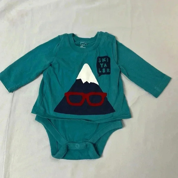GAP - long sleeve Winter design bodysuit dress. Size 0-3 months - Picture 1 of 3